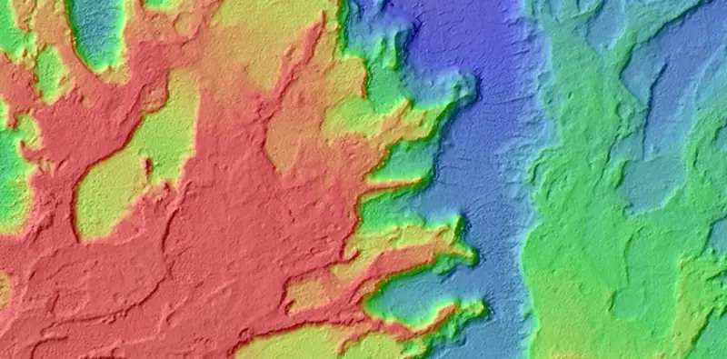Heightmaps en pleines couleurs: des interprétations différentes selon les outils
