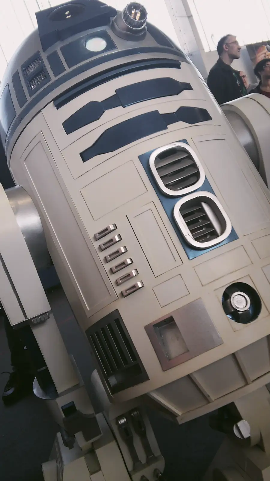 R2D2